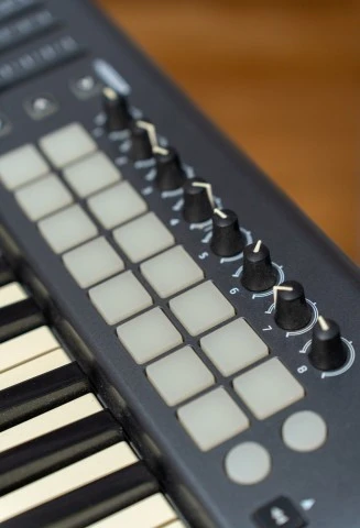 Midi Keyboard Novation Launchkey 61, ΑΔΟΥΛΕΥΤΟ, στο κουτι του