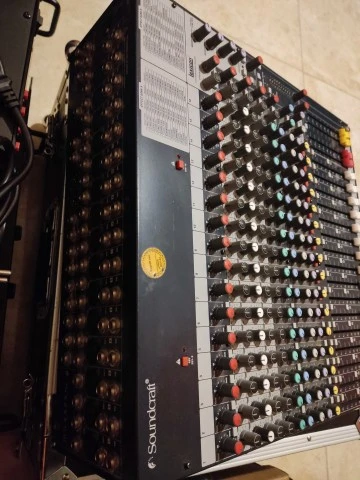 Soundcraft FX-16 II