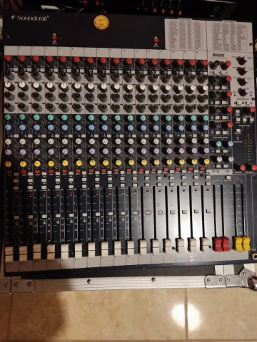 Soundcraft FX-16 II