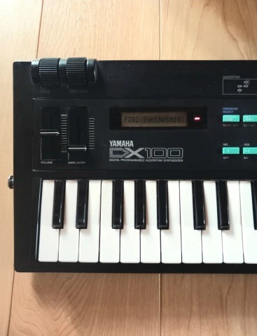 Yamaha DX100