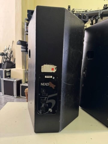 Nexo PS 15
