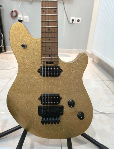 EVH Wolfgang WG Standard Gold Sparkle + Blackstar