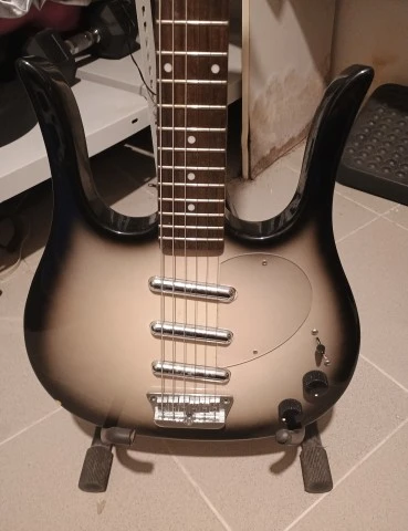 Danelectro Longhorn 3-Pickups + θήκη