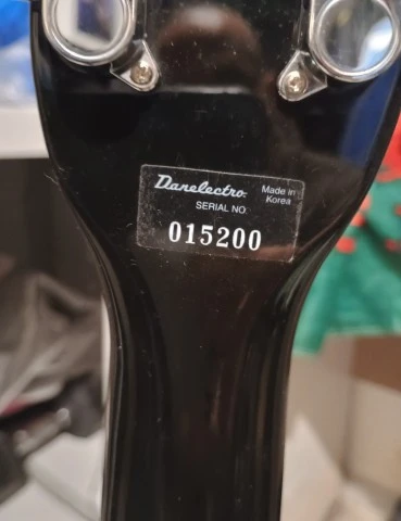 Danelectro Longhorn 3-Pickups + θήκη