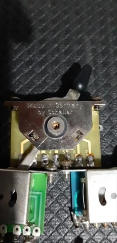 Switches 5 θεσεων και τριών θεσεων.