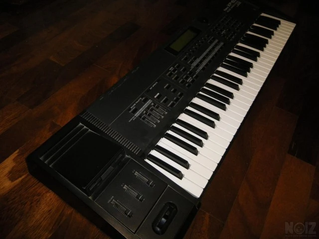 Roland XP-60 (Workstation Synthesizer)