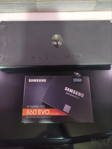 Alienware M15x  ( intel core i5 )