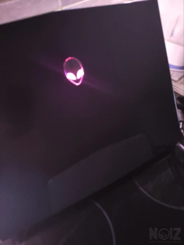 Alienware M15x  ( intel core i5 )
