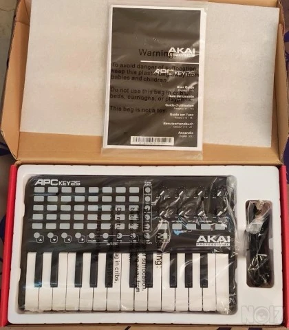 AKAI APC Key25  Midi Controller