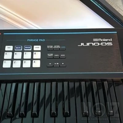 Roland Juno ds61 Limited Edition black k