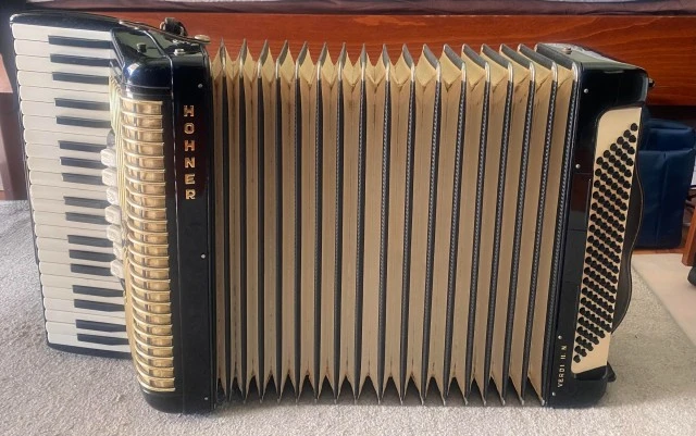 ΑΚΟΡΝΤΕΟΝ Hohner 120 bass Keys  - Γερμαν
