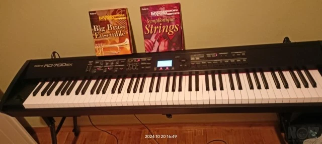 Roland RD-700 SX Stage Piano