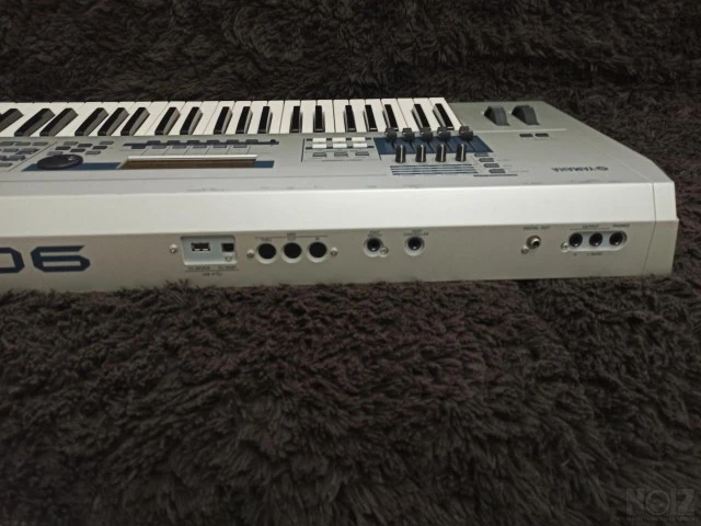 Yamaha MO6 Workstation Synth