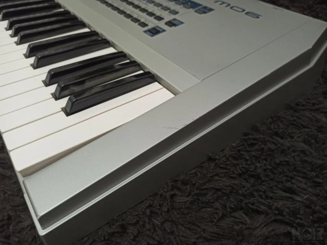 Yamaha MO6 Workstation Synth