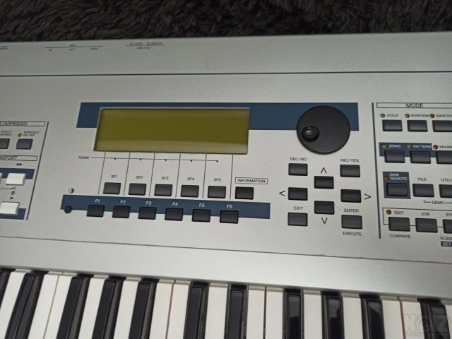 Yamaha MO6 Workstation Synth
