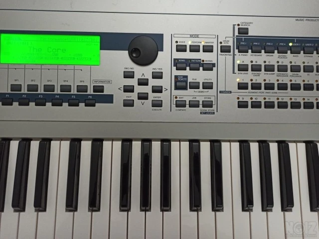 Yamaha MO6 Workstation Synth