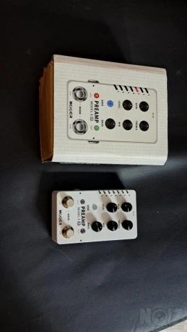 Mooer preamp x2