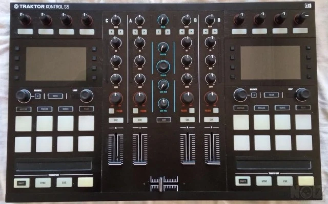Traktor Kontrol S5 4-Channel DJ Controll