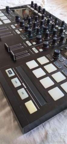 Traktor Kontrol S5 4-Channel DJ Controll