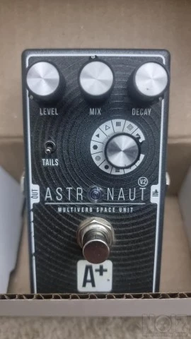 Astronaut V2 mono reverb