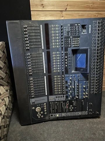 Yamaha DM 2000