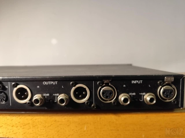 Yamaha SPX990 Professional Multi-Effect 