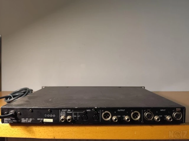 Yamaha SPX990 Professional Multi-Effect 