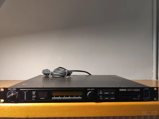 Yamaha SPX990 Professional Multi-Effect 
