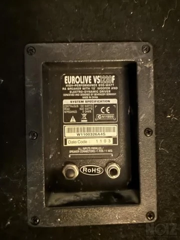 Behringer Eurolive VS1220F