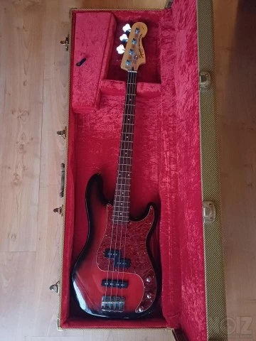 Squier precision bass
