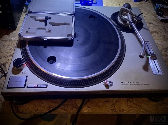 Technics sl1200 mk2
