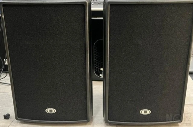 2 ηχεία Dynacord D15 3 δρόμων