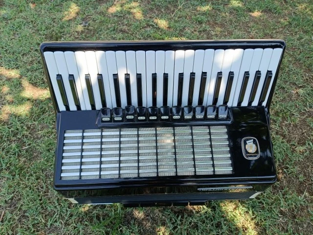 Weltmeister stella ακορντεόν 120bass