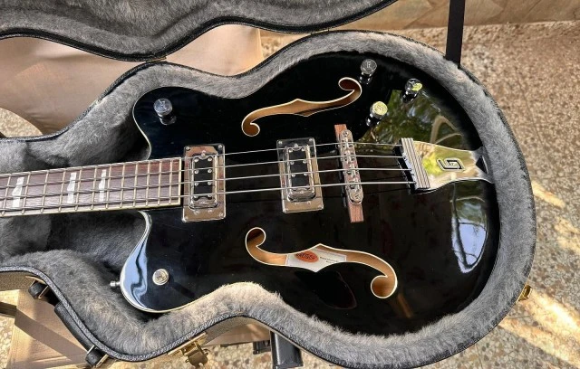 GRETSCH Electromatic, Semi Hollow Bass