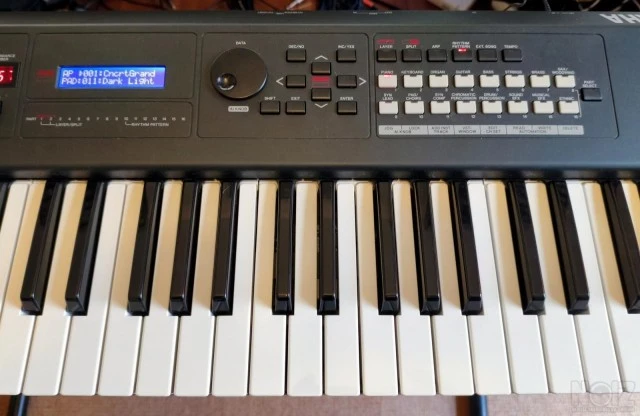Yamaha MX61 V2