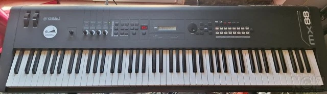 Yamaha MX88