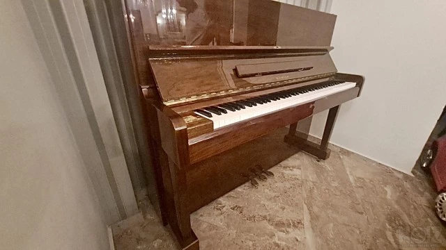 Upright Πιάνο Samick SU-121