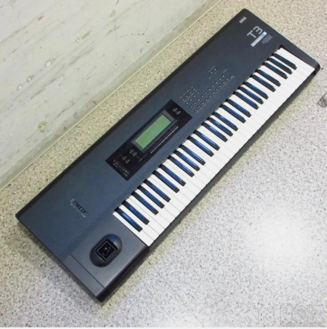 Korg T3 workstation
