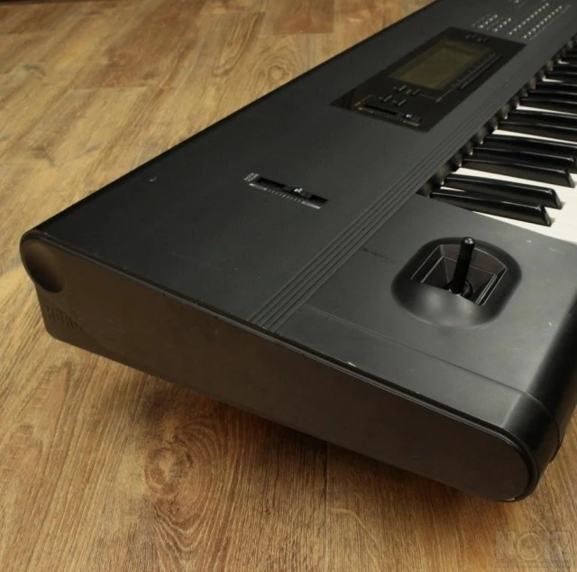 Korg T3 workstation