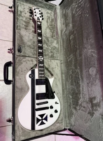 ESP LTD Iron Cross Signature – Made in K