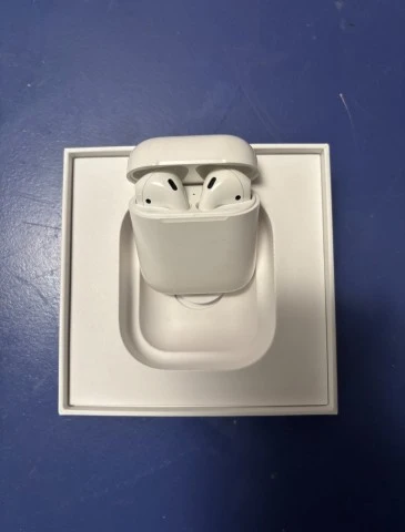 Apple AirPods (MV7N2ZM/A)