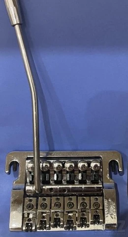 Kahler Tremelo 2215 Stud Mount model. Vi