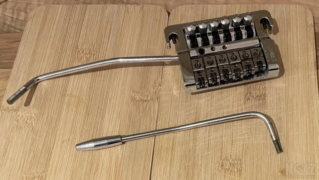 Kahler Tremelo 2215 Stud Mount model. Vi