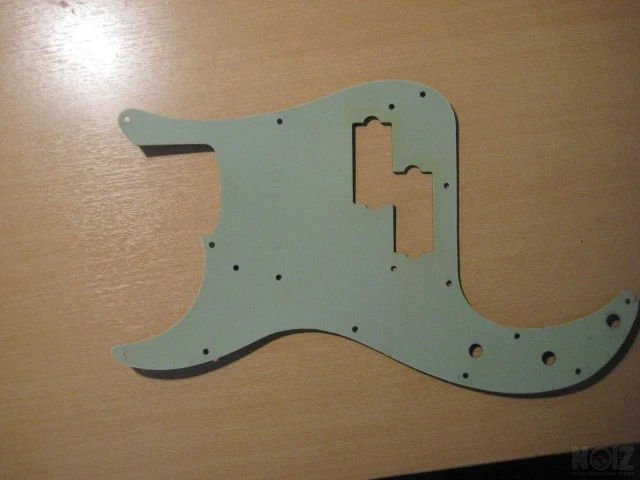 PICKGUARD -Precision BASS 4 STRING  U.S.