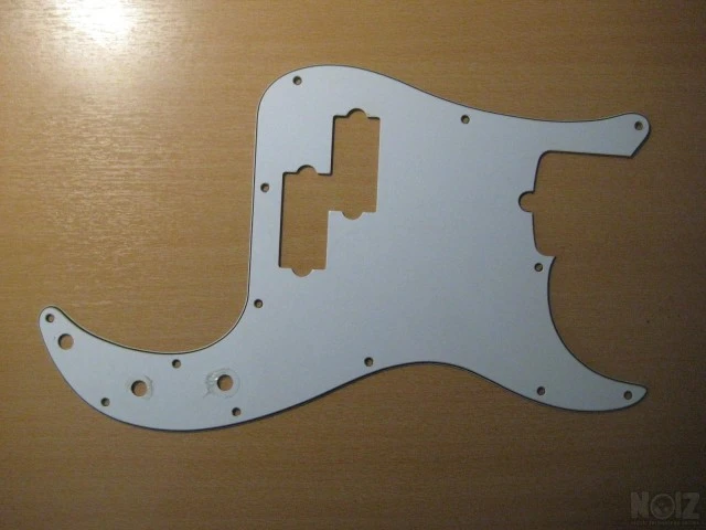 PICKGUARD -Precision BASS 4 STRING  U.S.