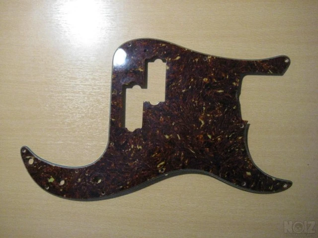 PICKGUARD -Precision BASS 4 STRING  U.S.