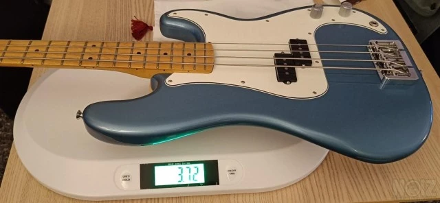 Fender Player Precision