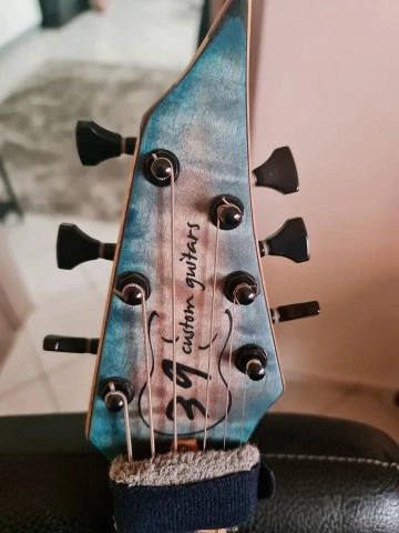 39 Custom Guitar - Multiscale 6 String