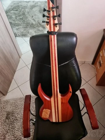 39 Custom Guitar - Multiscale 6 String