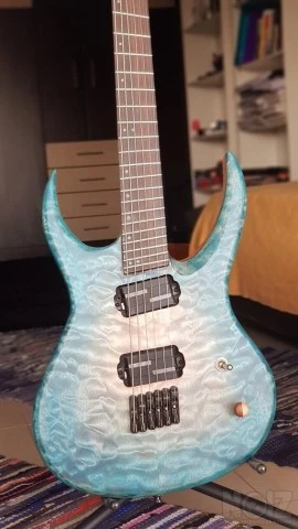 39 Custom Guitar - Multiscale 6 String